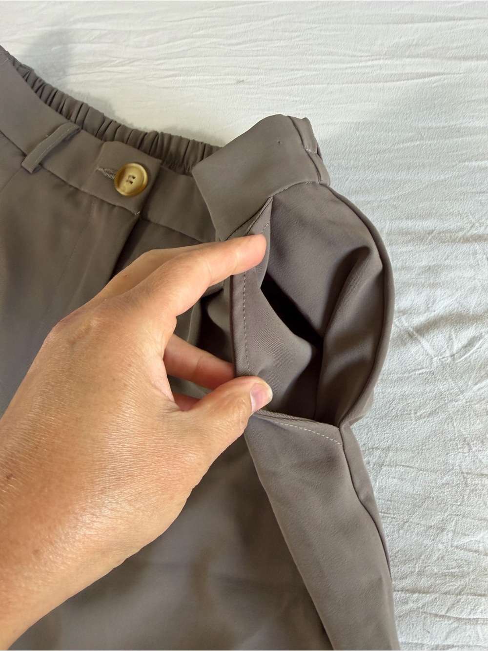 High-Rise Wide-Leg Pants in Olive Green - Picture 8 of 11